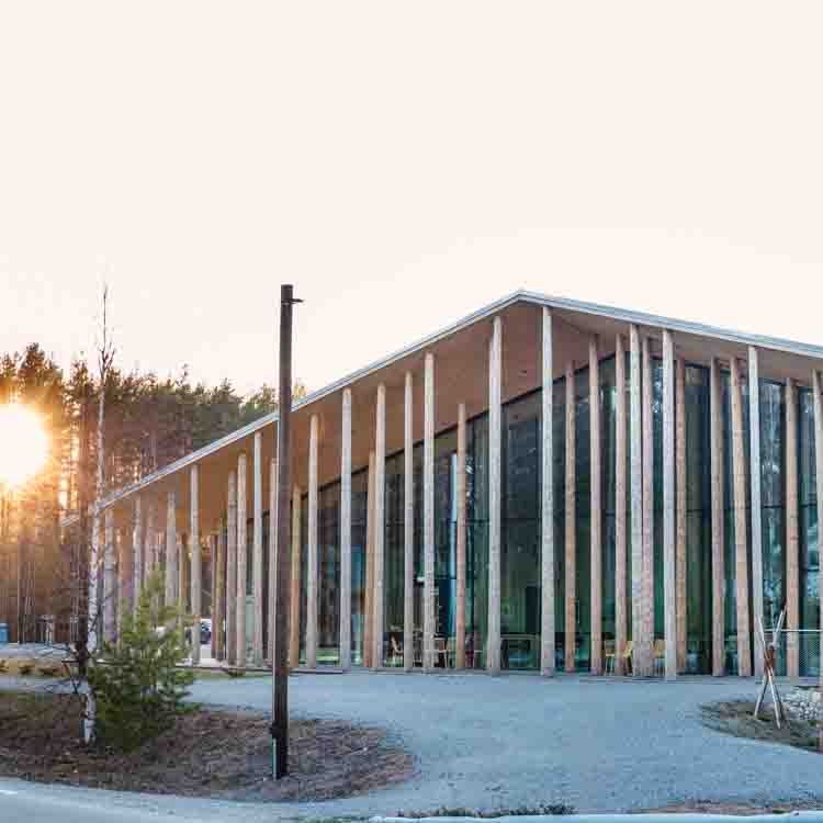 Skogsfinsk museum, Svullrya, Norge, Structual Glazing, Distance, Skandinaviska glas och fasadsystem, Glass fins, Bärande Glas, Glasbalkar, Distanserad glasfasad, fasadglas,